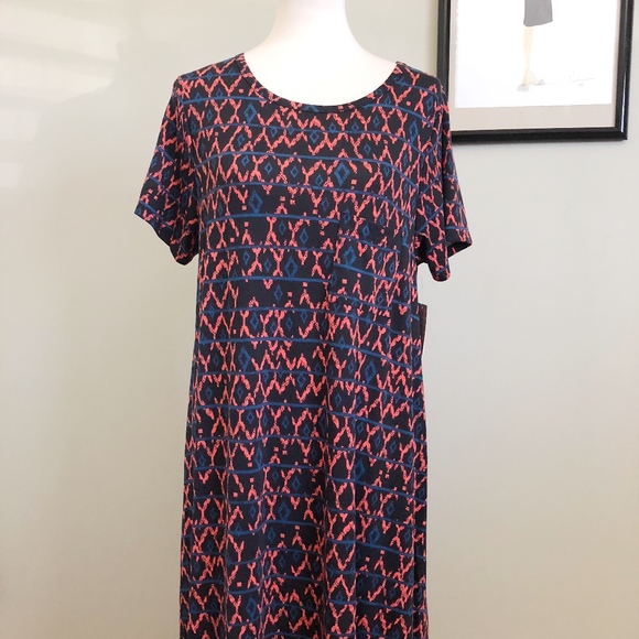 LuLaRoe Dresses & Skirts - NWT LuLaroe Large Black background Carly